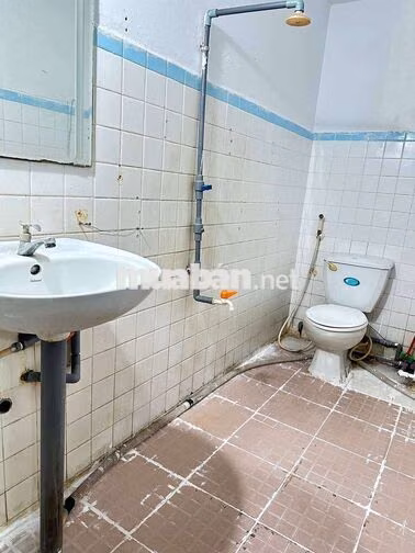 PHÒNG CỬA SỐ 4 CÁNH  ,LẦU 1 ,ĐH GIA ĐỊNH ,CVGIA ĐỊNH ,CHỢ TSN ,ĐHCN4