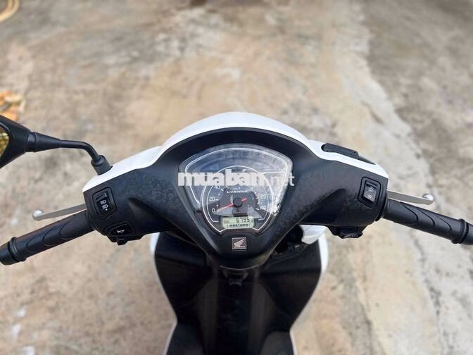 Honda Vision Trắng 6.000km siêu lướt  mới 99%