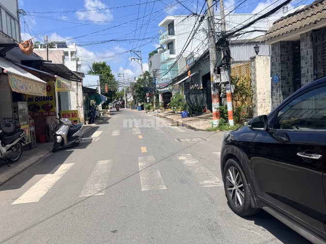 Bán nhà mặt phố Thạnh Lộc 16, 8,9 tỷ, DT: 126m2