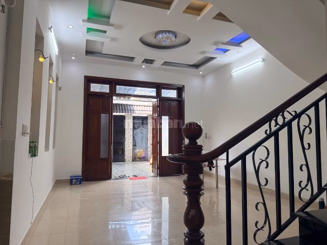Bán nhà mặt phố Thạnh Lộc 16, 8,9 tỷ, DT: 126m2