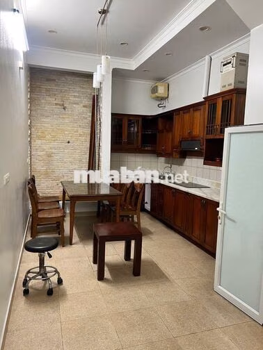 Cho thuê nhà Nguyễn Chí Thanh 50m2, 4 ngủ đầy đủ nội thất chỉ 18 triệu