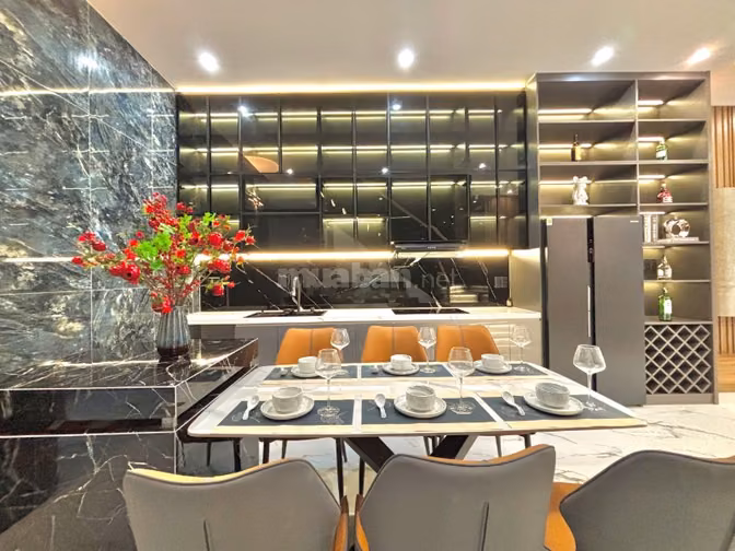 BÁN NHÀ MỚI XÂY HIỆN  ĐẠI SAU LƯNG PHẠM HÙNG,HOÀ XUÂN, ĐƯỜNG ĐẸP, THOÁ