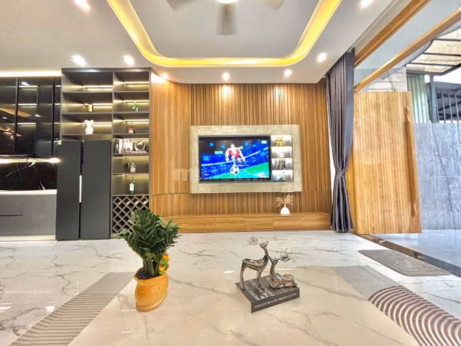 BÁN NHÀ MỚI XÂY HIỆN  ĐẠI SAU LƯNG PHẠM HÙNG,HOÀ XUÂN, ĐƯỜNG ĐẸP, THOÁ