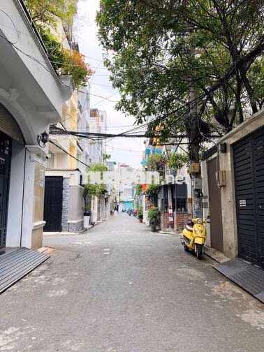 Cho thuê nhà 3 tầng ngay Đặng Văn Ngữ - Khu kinh doanh sầm uất - 44m2