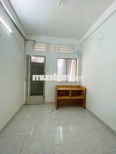 Cho thuê nhà 3 tầng ngay Đặng Văn Ngữ - Khu kinh doanh sầm uất - 44m2