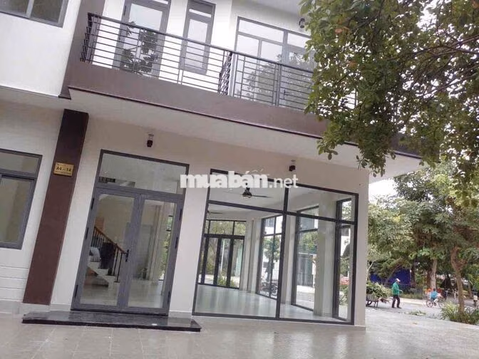Cho thuê nhà nguyên căn -  Lô Góc 3 mặt thoáng