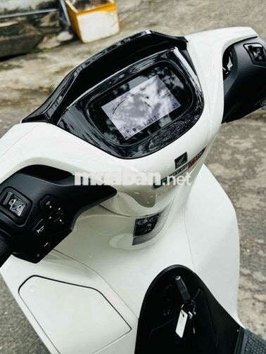 Honda SH 160i 2026 Trắng đen xe lướt 9 chủ