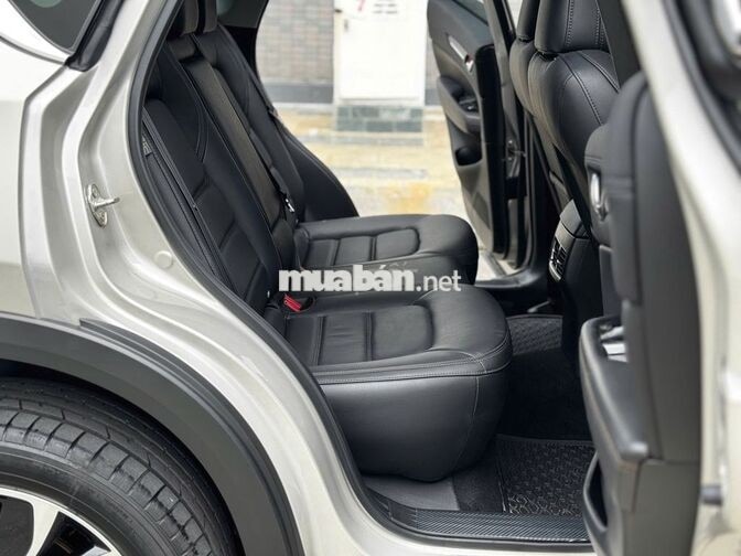 Mazda CX-5 Premium Active Xám bạc xi măng 8.000 km