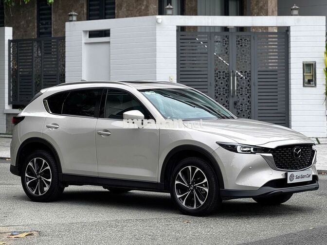 Mazda CX-5 Premium Active Xám bạc xi măng 8.000 km