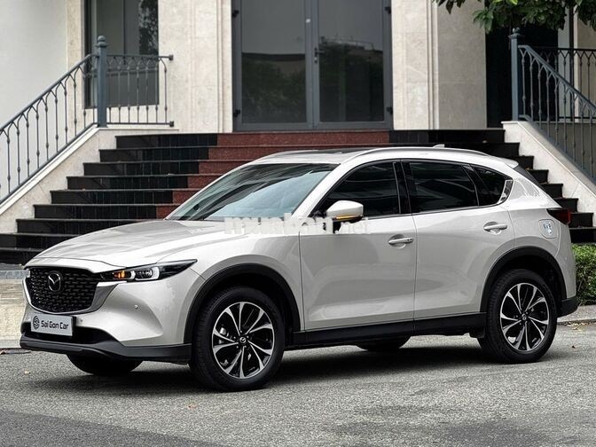 Mazda CX-5 Premium Active Xám bạc xi măng 8.000 km