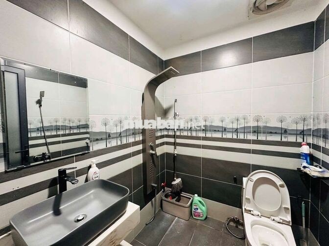 Nhà 2 Tầng 90m2 Hẻm Xe Tải Tô Ngọc Vân Tam Bình 5.65 Tỷ SHR
