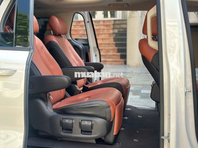 Kia Carnival Signature 2023 Trắng 24.000km