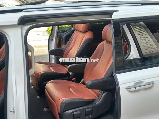 Kia Carnival Signature 2023 Trắng 24.000km