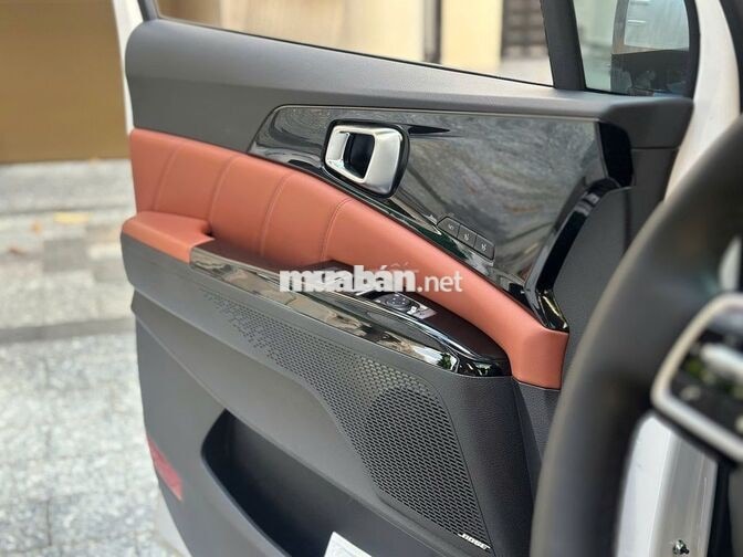 Kia Carnival Signature 2023 Trắng 24.000km