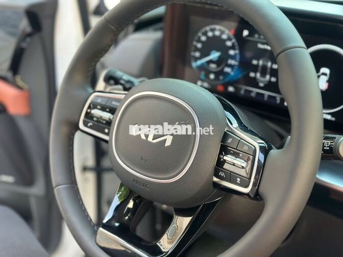 Kia Carnival Signature 2023 Trắng 24.000km