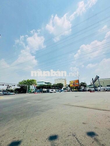 CHO THUÊ NHÀ MẶT TIỀN PHAN VĂN TRỊ NGAY NGÃ TƯ GẦN EMART