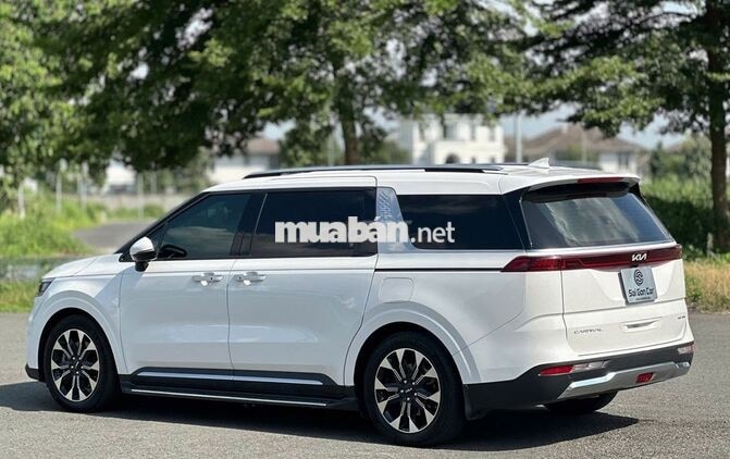 Kia Carnival Signature 2023 Trắng 24.000km