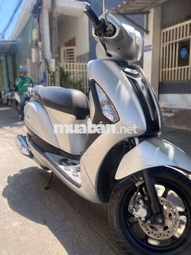 Yamaha Grande Nữ Bạc