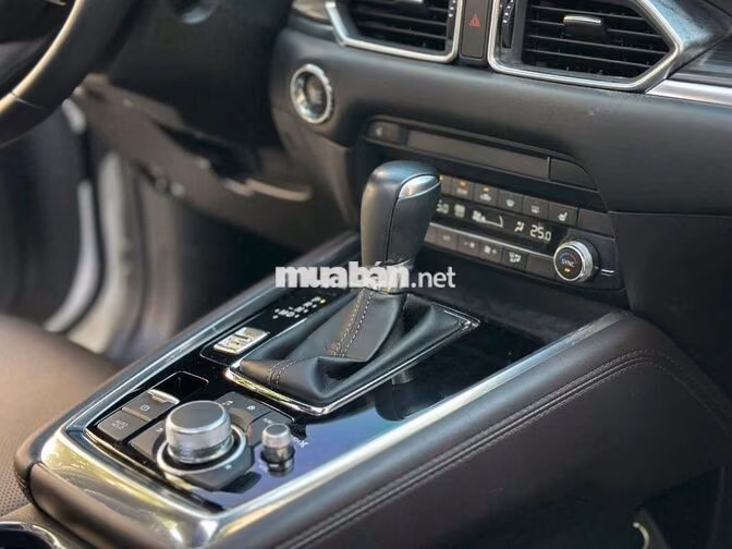 Mazda CX-8 Premium 2024 Trắng 7 chỗ