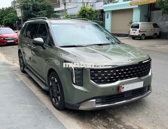 Kia Carnival Signature 2025 Xanh rêu 30000 km
