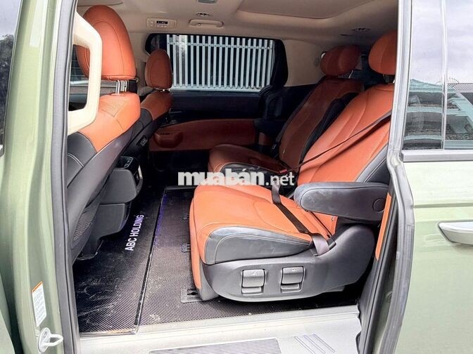 Kia Carnival Signature 2025 Xanh rêu 30000 km