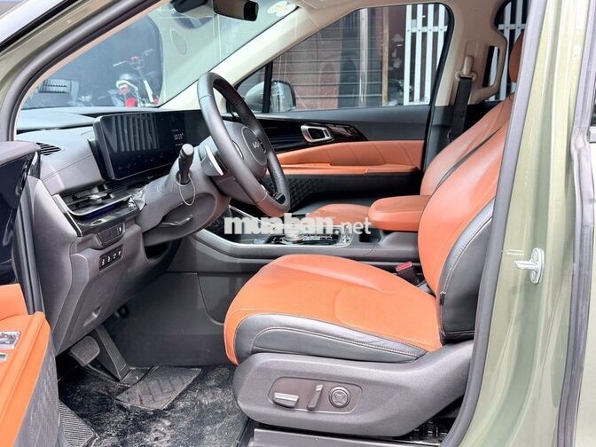 Kia Carnival Signature 2025 Xanh rêu 30000 km