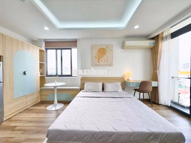 THANG MÁY-BAN CÔNG GẦN CÁC TRƯỜNG ĐẠI HỌC CỰC ĐẸP