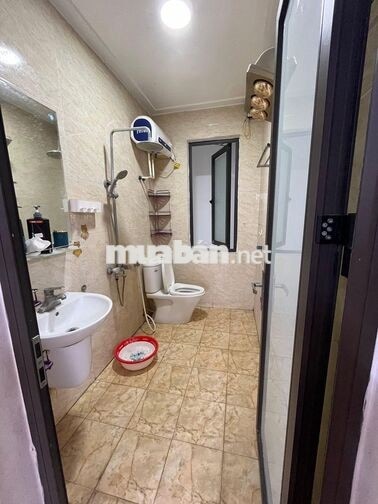 Cho thuê nhà Hoàng Hoa Thám 40m2- 5 tầng dân xây - vị trí đẹp chỉ 16tr