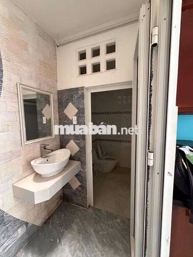 Nhà liền kề khu an ninh 位于安全社区的联排别墅