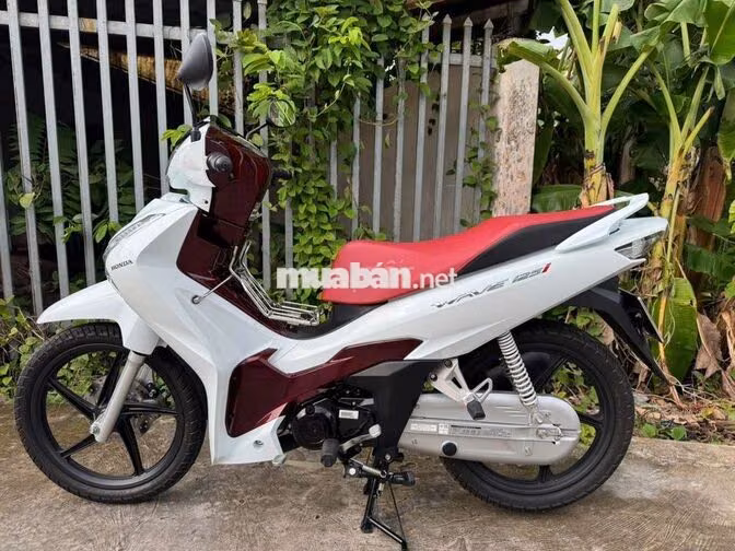 Wave thái 125i/2023 đi 1.639 km 9 chủ ký 