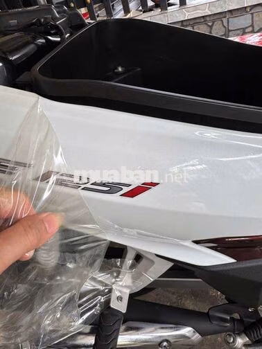 Wave thái 125i/2023 đi 1.639 km 9 chủ ký 