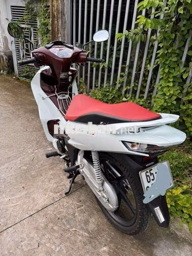 Wave thái 125i/2023 đi 1.639 km 9 chủ ký 