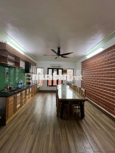 Cho thuê nhà Hoàng Hoa Thám 40m2- 5 tầng dân xây - vị trí đẹp chỉ 16tr