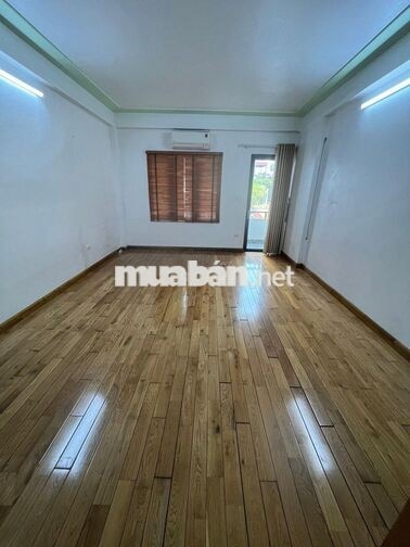 Cho thuê nhà Hoàng Hoa Thám 40m2- 5 tầng dân xây - vị trí đẹp chỉ 16tr