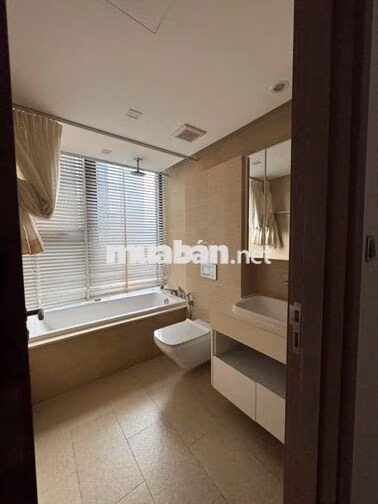 Cho thuê CC VINHOMES METROPOLIS Liễu Giai, 100M2, 3PN đối diện LOTTE