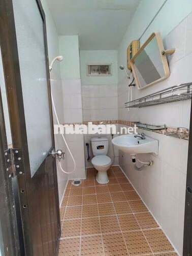 Cho thuê phòng đầy đủ tiện nghi tại đường CMT8-Q10 m