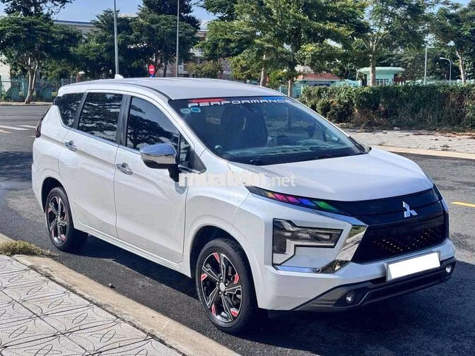 Mitsubishi Expander Premium 2024 Trắng 4 vạn