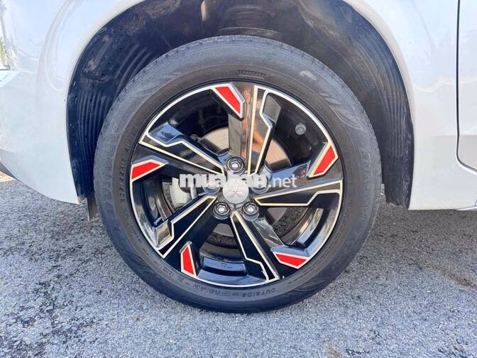 Mitsubishi Expander Premium 2024 Trắng 4 vạn
