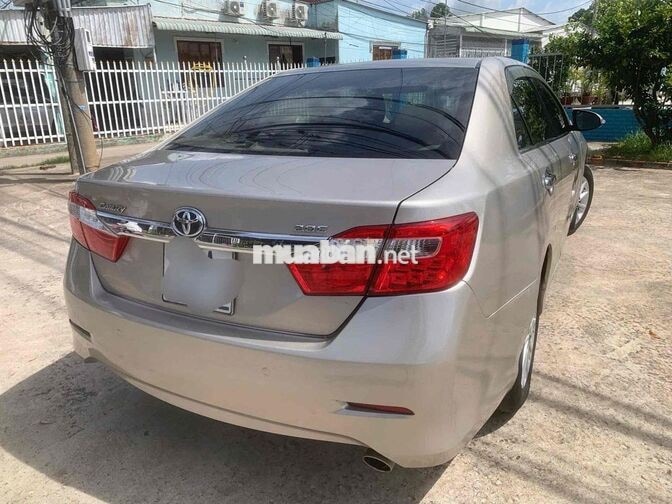 Toyota Camry 2.0E 2014