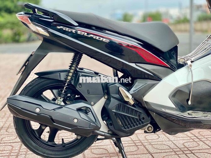 Honda Air Blade 125 2018 Đen trắng thể thao