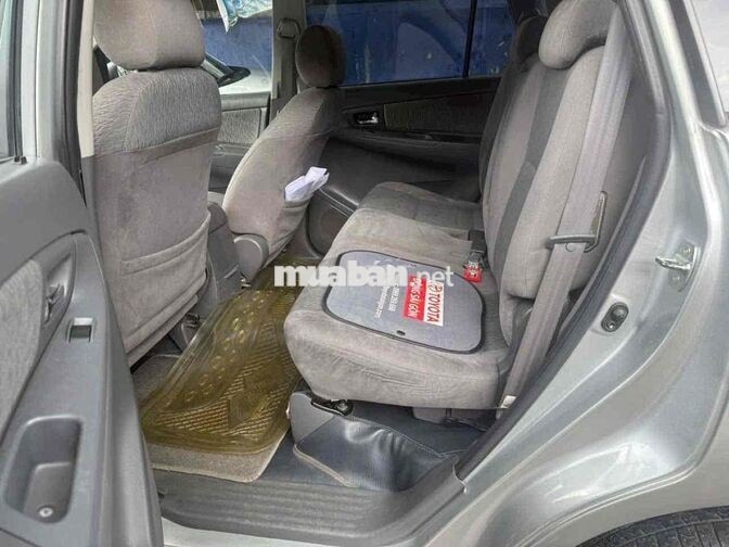 Toyota Innova E 2013 Số sàn Bạc 7 chỗ