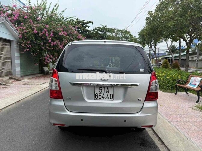 Toyota Innova E 2013 Số sàn Bạc 7 chỗ