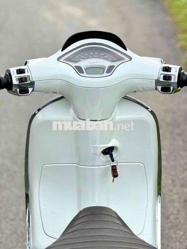 Piaggio Vespa Sprint 125c 2015 Trắng Đen.Siêu Keng