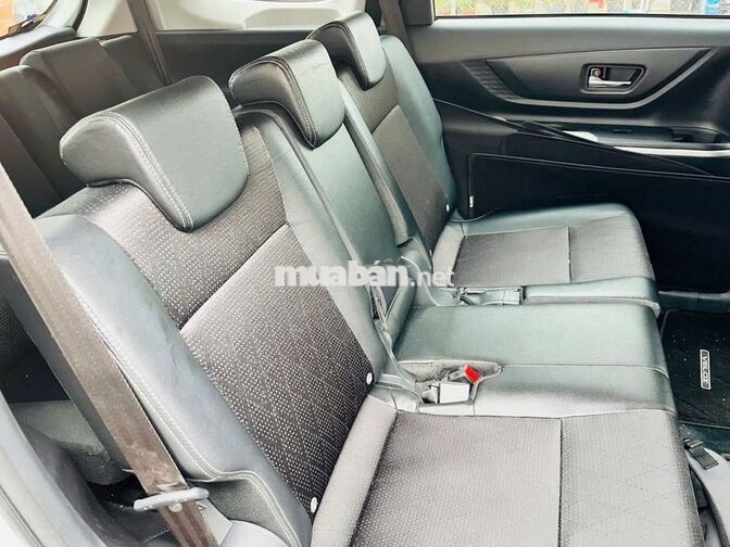 Toyota Veloz Trắng 20.000 km