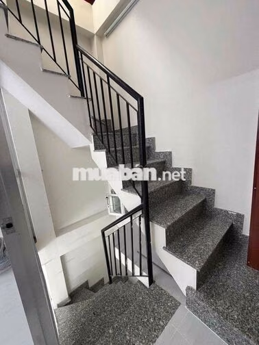 3 TỶ 750 SỞ HỮU NHÀ 3 TẦNG GIỮA QUẬN 10
