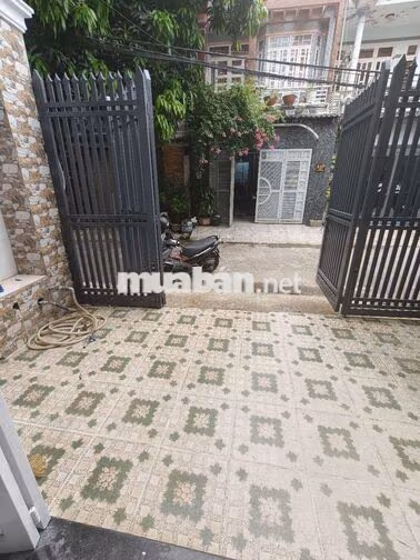 Nhà 5x20m đúc 1 tấm gần chợ đầu mối Hóc Môn. 