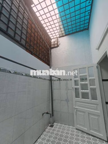 Nhà 5x20m đúc 1 tấm gần chợ đầu mối Hóc Môn. 