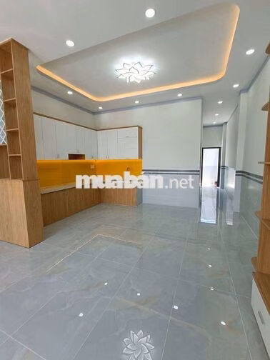 Nhà 5x24m đúc 1 tấm có 4pn, 3wc mặt tiền đường nhựa, gần chợ XTT