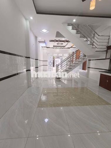 Nhà 5x20m đúc 1 tấm gần chợ đầu mối Hóc Môn. 