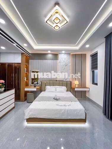 Nhà có thang máy cao cấp , 1 trệt 3 lầu , góc 2 mặt tiền